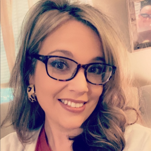 Meet your Posher, Shannon - Picture 1 of 3